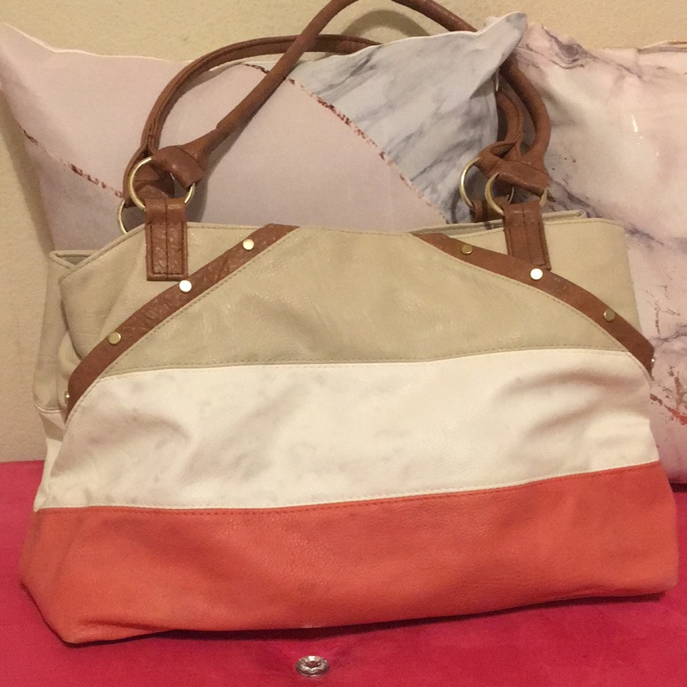 Satchel - Picture 3 of 5